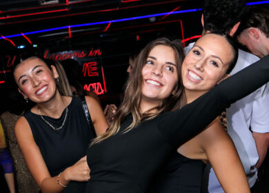 Fiestas de Año Nuevo frente al mar en Barcelona